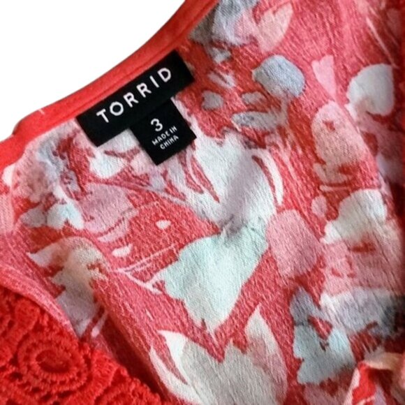 Torrid Floral Boho Babydoll Top Gauze Crochet Trim Lace-Up Bell Sleeves Size 3 - Picture 7 of 7